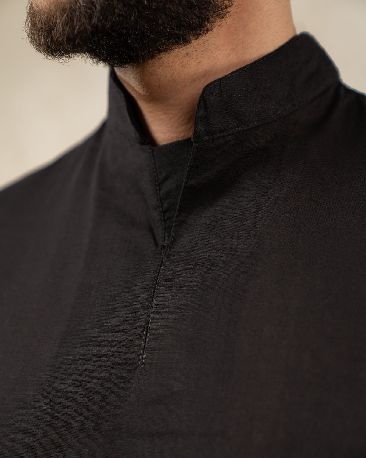 Knotted Qamis